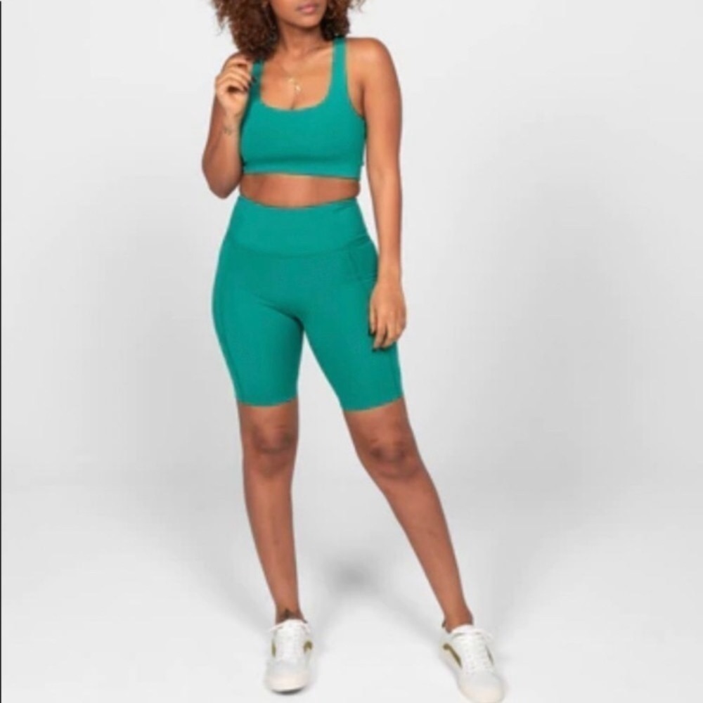 Girlfriend Collective High Rise 8” Inseam Biker Shorts in Aqua Green Sz 4xL